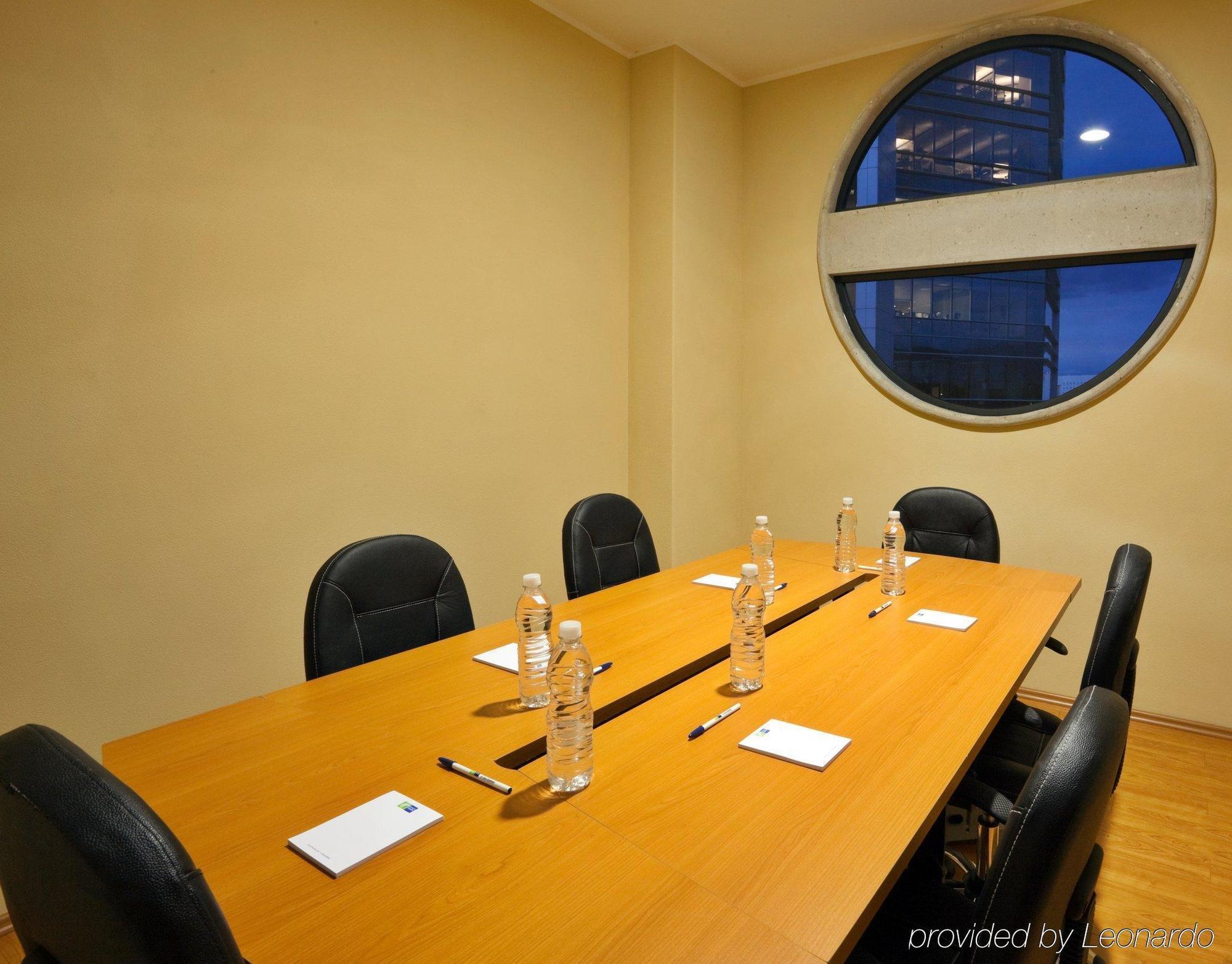 Holiday Inn Express Mexico Santa Fe By Ihg Exterior photo